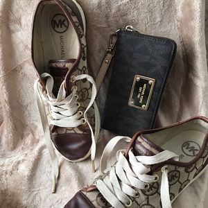 Deal shoes and wallet